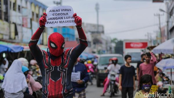 Superhero di Pekanbaru Galakkan Sosialisasi Wajib Masker