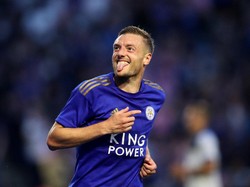 Jamie Vardy Tanam Sayur... Pakai Sandal Mewah Jutaan Rupiah