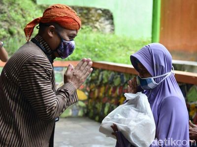 Pandemi Corona, Pedagang di Obwis Kebumen Dapat Sembako