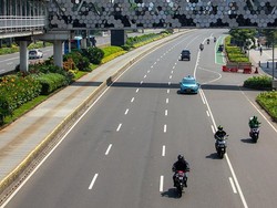 Menilik Perbedaan PSBB Jakarta-Bandung, Ada Aturan Soal Jam Operasi Pasar