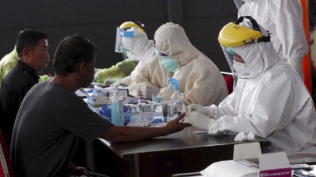 Warga yang pernah berkunjung ke supermarket Indogrosir di Sleman, Yogyakarta bisa mengikuti rapid test massal