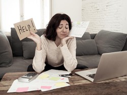 Sering Tanggung Beban Keluarga, Milenial Jadi Generasi Paling Banyak Utang