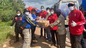 PDIP Sumbar Sumbang APD dan Masker