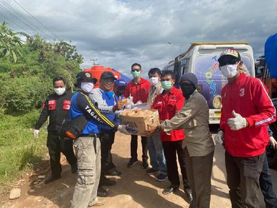 PDIP Sumbar Sumbang APD dan Masker