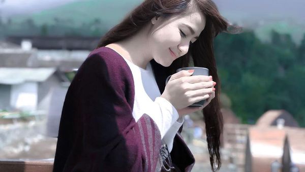 Momen Kulineran Seru Marcella Simon Sebelum Puasa Pertama Kali