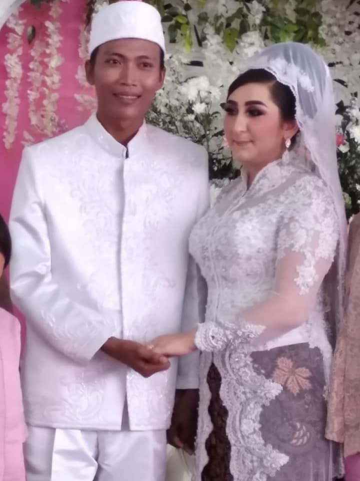 Pernikahan Arzum Balli dan Awan