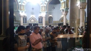 Hukum Salat Tarawih dan Witir di Bulan Ramadan