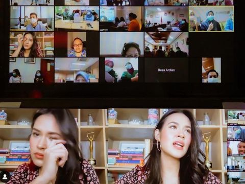 Niat Kasih Kejutan, Raisa Malah Dibuat Menangis Tenaga Medis