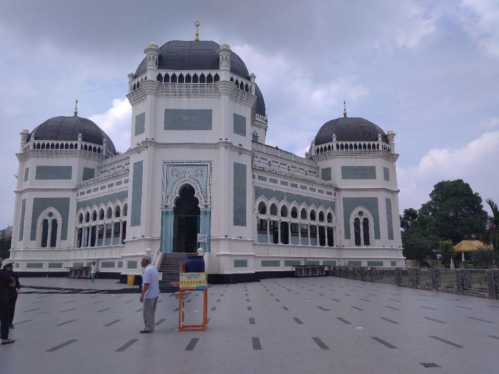 10 Objek Wisata Religi dari Berbagai Agama di Kota Medan 10 Objek Wisata Religi dari Berbagai Agama di Kota Medan