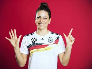 Kenalkan Melanie Leupolz: Main di Chelsea, Pacari Sami Khedira Kenalkan Melanie Leupolz: Main di Chelsea, Pacari Sami Khedira