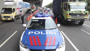 Cegah Pemudik, Polisi Razia di Tol Cikampek