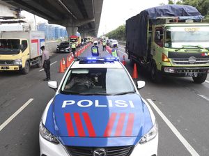 Cegah Pemudik, Polisi Razia di Tol Cikampek