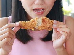 Waduh! Tulang Ayam Ini Tersangkut di Tenggorokan 14 Tahun