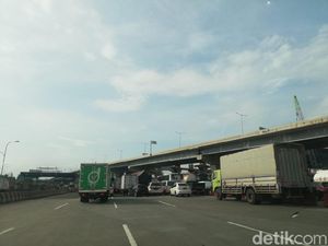 Dalam Lima Jam, Polisi Pukul Mundur 1.181 Kendaraan Pemudik di Tol