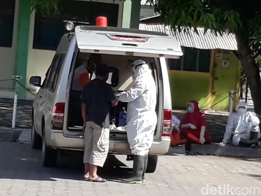 Rapid Test Positif, 12 Peserta Ijtima Dikarantina di Islamic Center Brebes Rapid Test Positif, 12 Peserta Ijtima Dikarantina di Islamic Center Brebes