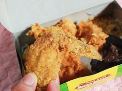 Nasi Kulit Malam Minggu: Kriuk Renyah Kulit Ayam dengan Paru yang Gurih Nagih