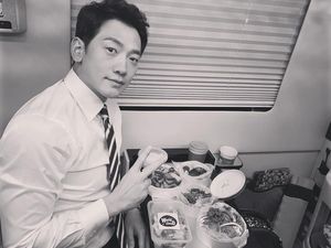 Privasinya Diganggu Sasaeng, Rain Ancam Lapor Polisi