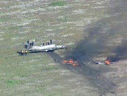 Pesawat Mesin Tunggal Jatuh di Texas, Pilot Dibawa ke RS