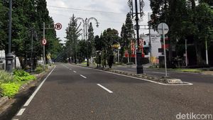 Heningnya Kawasan Dago Bandung Saat PSBB