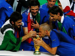 Skuad Italia Juara Dunia 2006 Donasi Empat Ambulans