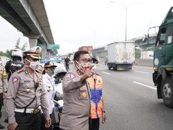 Ribuan Kendaraan Pemudik Dihalau Polisi Sejak Semalam, Mayoritas Mobil Pribadi