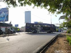 Bus AKAP Disuruh Putar Balik di Perbatasan Bekasi-Karawang
