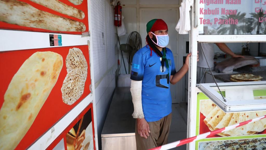 Pedagang Roti di Dubai Bertahan dari Serangan Wabah Corona