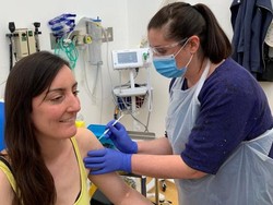 Diisukan Meninggal, Begini Kondisi Relawan Uji Klinis Vaksin Corona di Inggris