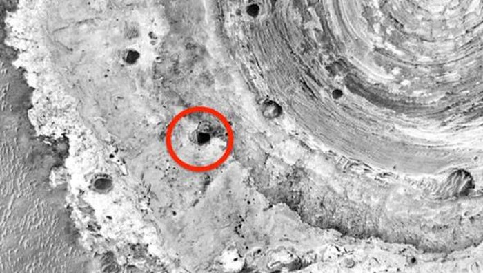 Penggila Konspirasi Yakin Tempat Ini Merupakan Base Camp Para Alien Penggila konspirasi UFO dan alien meyakini bahwa ia menemukan tempat yang menjadi base camp atau markasnya para mahluk asing di Planet Mars.