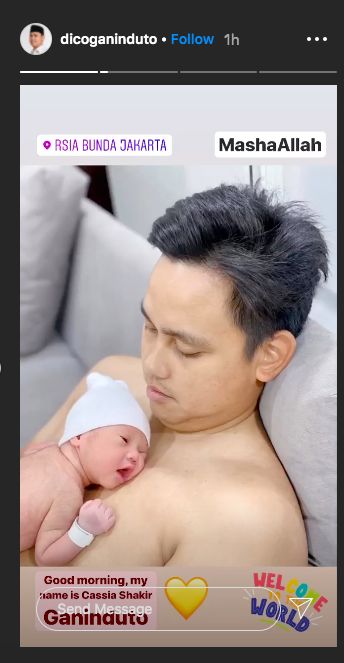 Haru! Momen Suami Chacha Frederica Skin to Skin dengan Bayi Perempuannya