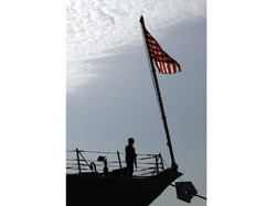 18 Personel Positif Corona, Kapal Perang AS di Karibia Merapat ke Daratan