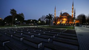 Sepinya Masjid Biru Turki saat Ramadhan di Tengah Pandemi Corona