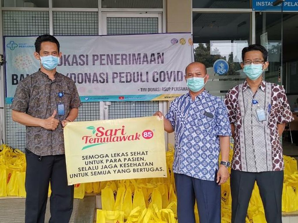 Sari Temulawak 85 Bagikan Bantuan ke RSUP Persahabatan & Ojek Online Sari Temulawak 85 Bagikan Bantuan ke RSUP Persahabatan & Ojek Online