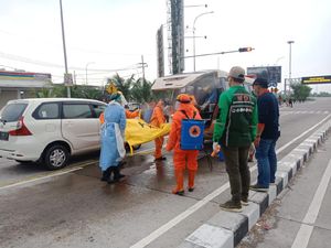 Sopir Penjemput Santri Temboro Tewas di Tengah Jalan, Evakuasi Gunakan APD