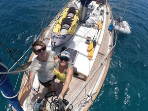 Berlibur di Laut Tanpa Internet, Pasangan ini Tak Tahu Ada Pandemi Corona