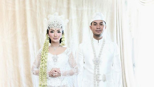 Wow Baju Pengantin Zaskia Gotik Harganya Ratusan Juta