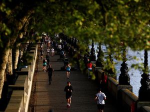 Kematian Corona di Inggris Tertinggi ke-3 Dunia, Kim Jong-Un Diduga Pelesiran