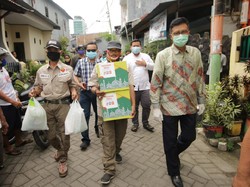 Pertamina Bagikan 400 Sembako buat Warga Makassar Terdampak COVID-19