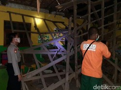 Tak Ada Hujan Angin, Atap TK di Situbondo Ini Ambruk