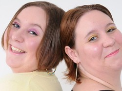 Sepasang Saudara Kembar Identik Meninggal Akibat Virus Corona