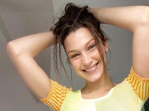 Bella Hadid Marah ke Instagram, Foto Paspor Ayah yang Orang Palestina Dihapus