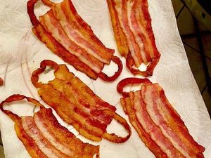 Unik! Permen Gulali Ini Dibuat Berbentuk Masker