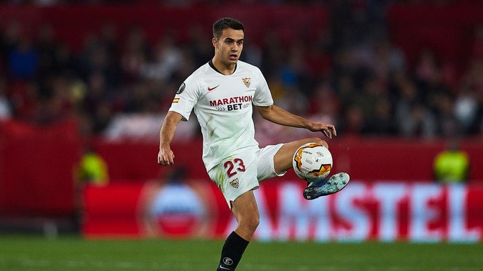SEVILLE, SPAIN - FEBRUARY 27: Sergio Reguilon of Sevilla FC in action during the UEFA Europa League round of 32 second leg match between Sevilla FC and CFR Cluj at Estadio Ramon Sanchez Pizjuan on February 27, 2020 in Seville, Spain. (Photo by Fran Santiago/Getty Images)