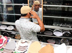 Peci Kayu Unik Ala Tasikmalaya