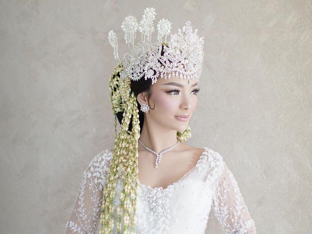 Zaskia Gotik Kerja saat Hamil, Masih Nekat Goyang Itik Zaskia Gotik Kerja saat Hamil, Masih Nekat Goyang Itik