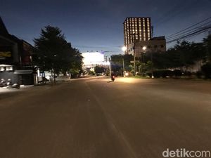 Jalur Protokol di Makassar yang Biasanya Macet Kini Sepi Bak Kota Hantu Jalur Protokol di Makassar yang Biasanya Macet Kini Sepi Bak Kota Hantu