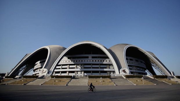 PYONGYANG, NORTH KOREA - APRIL 02: The May Day stadium, the biggest stadium in the world accomodating 150,000 seated visitors, is seen on April 2, 2011 in Pyongyang, North Korea. Pyongyang is the capital city of North Korea and the population is about 2,500,000. (Photo by Feng Li/Getty Images)