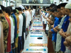 Masyarakat Aceh Tetap Salat Tawareh di Masjid