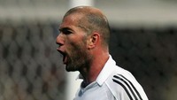 1. Zinedine Zidane (Real Madrid) - 12,5 juta euro - Pensiun pada 2006 di usia 34 tahun. (Foto: Getty Images/Denis Doyle)