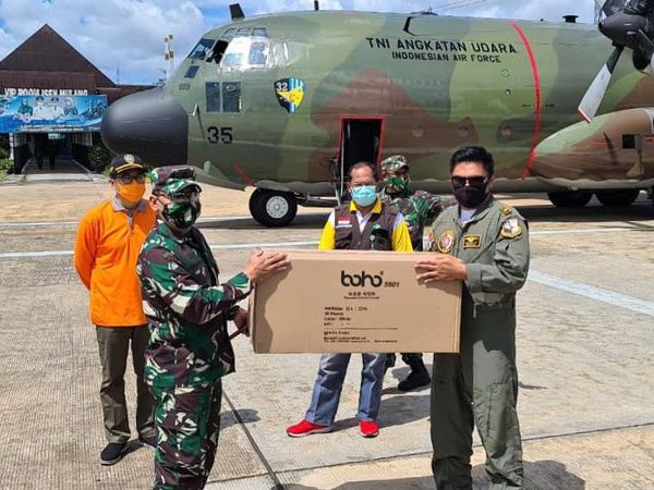 TNI Distribusikan APD ke Berbagai Daerah di Indonesia